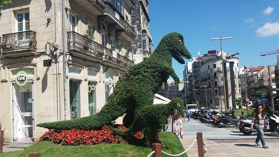 El DinoSeto o el arte de la Topiaria